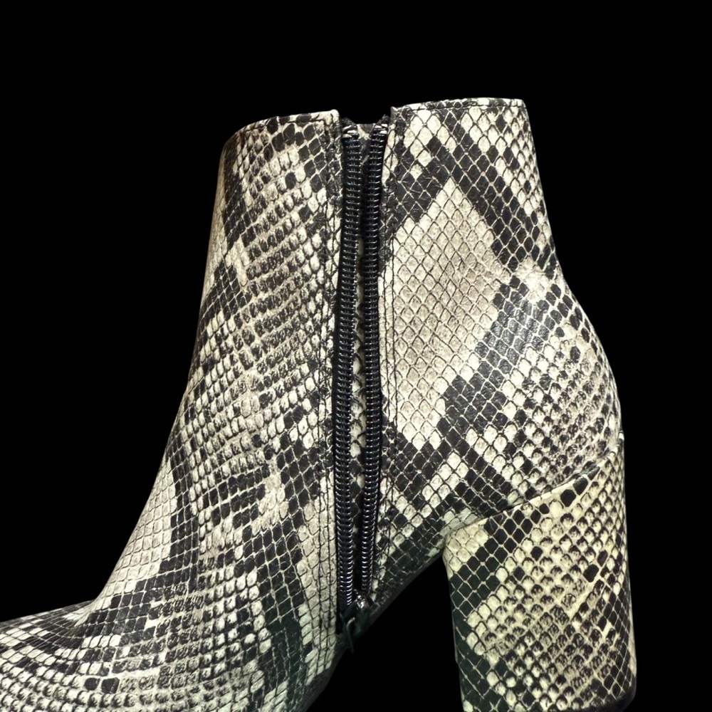 Bamboo Snakeskin Patterned Ankle Boots BNIB 6.5 - Picture 4 of 8